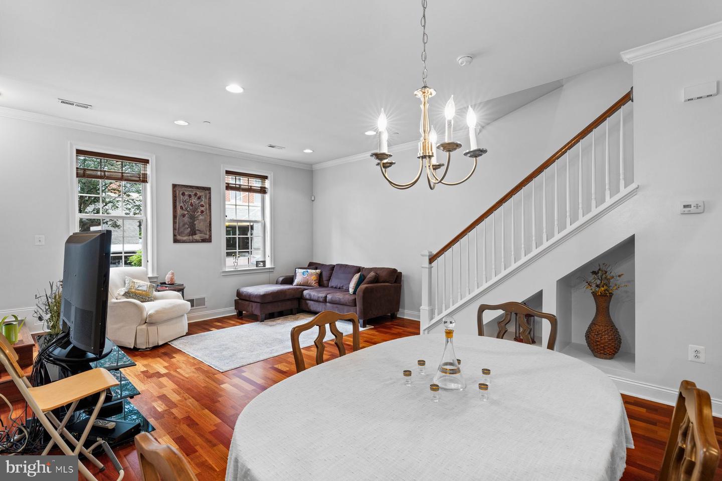 606 Admirals Way