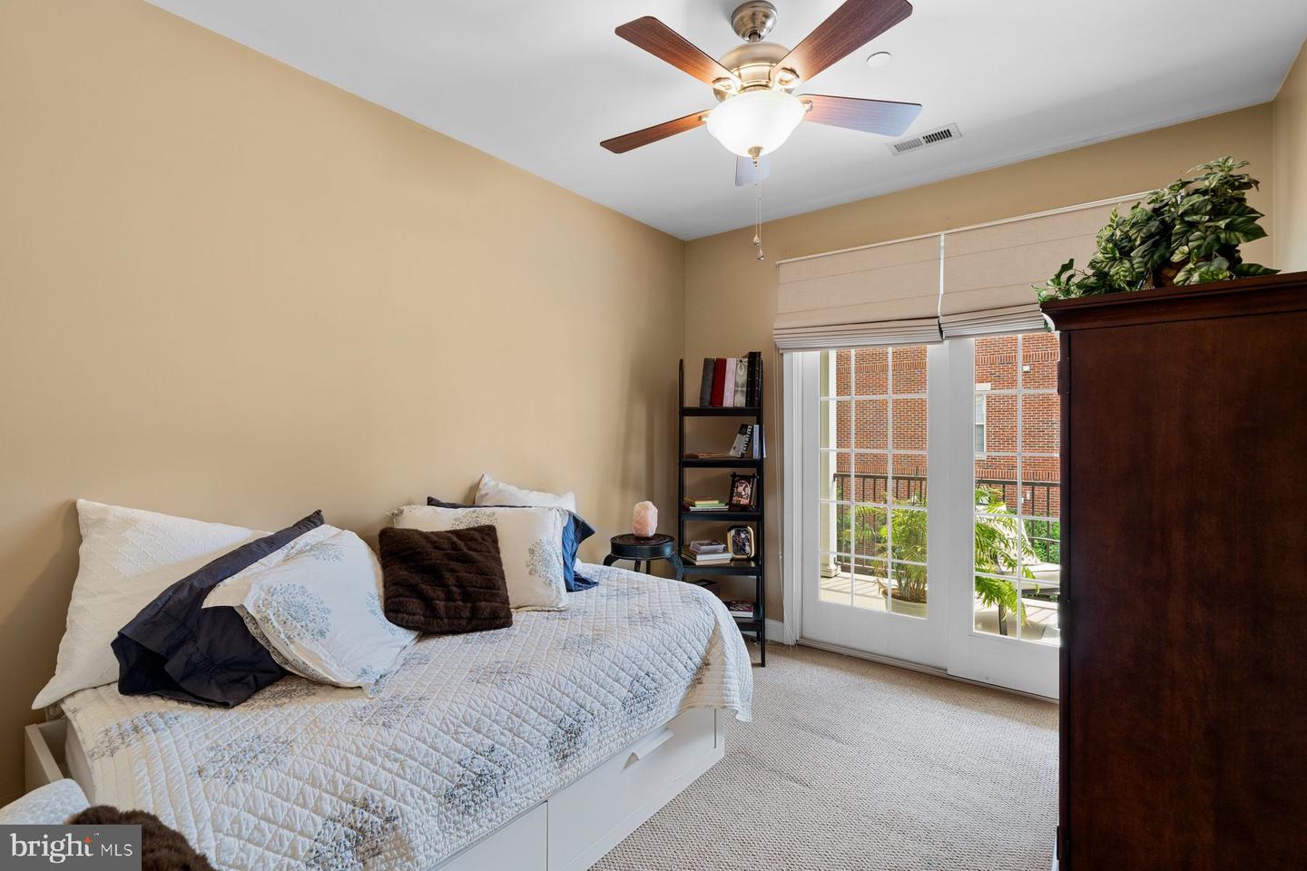 606 Admirals Way