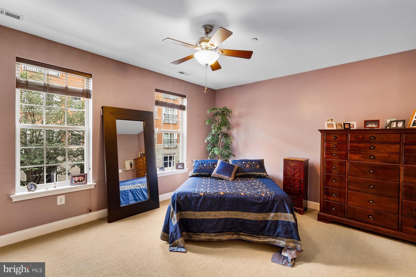 606 Admirals Way