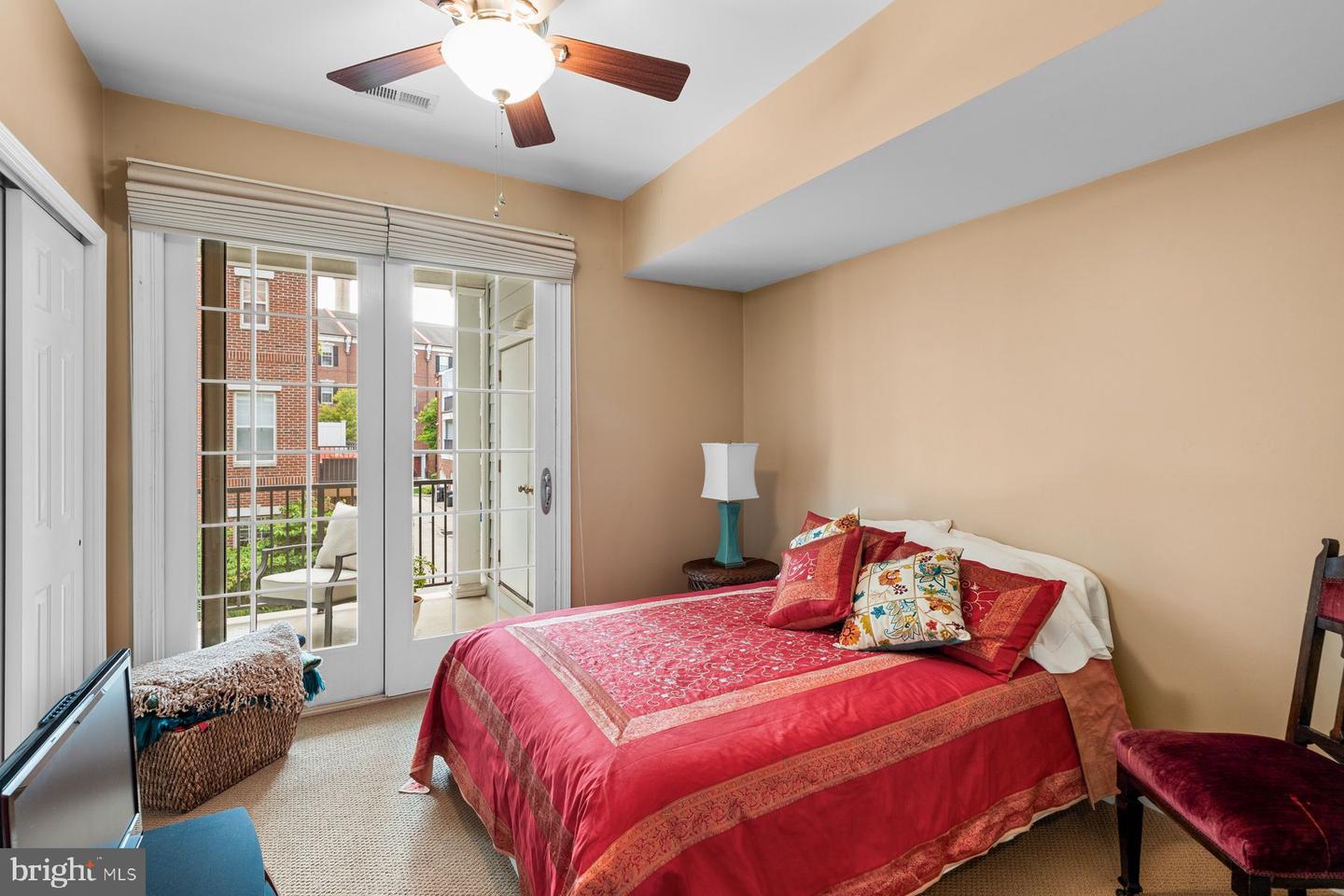 606 Admirals Way