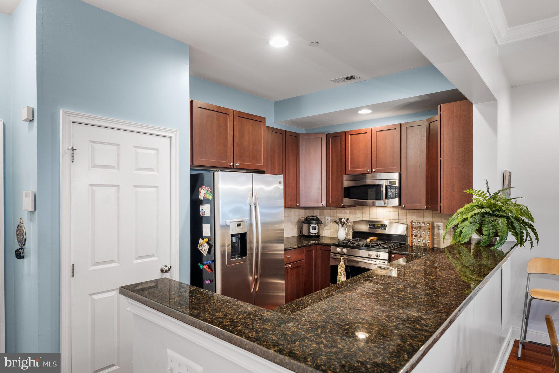 606 Admirals Way