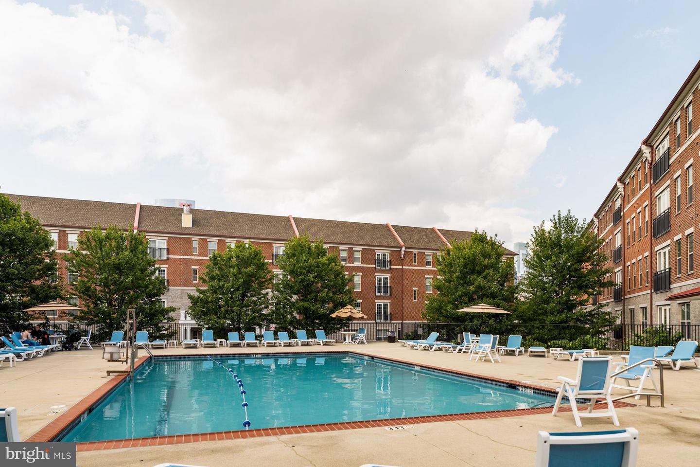 606 Admirals Way