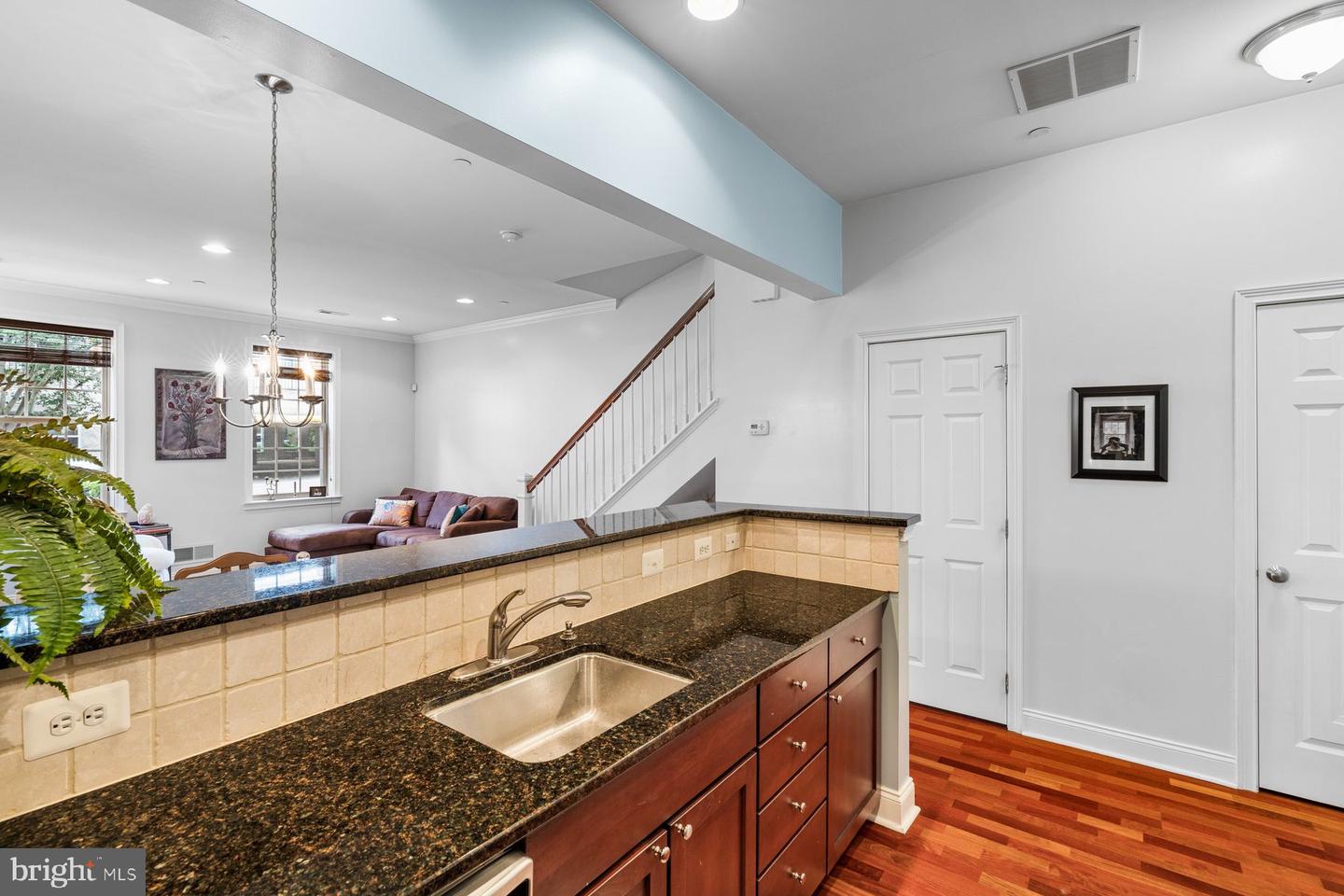 606 Admirals Way