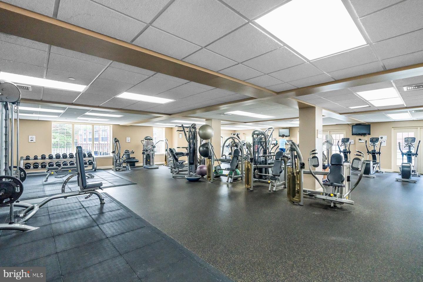606 Admirals Way