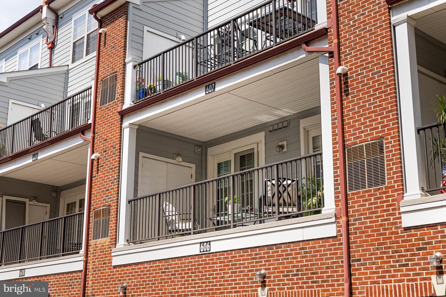 606 Admirals Way