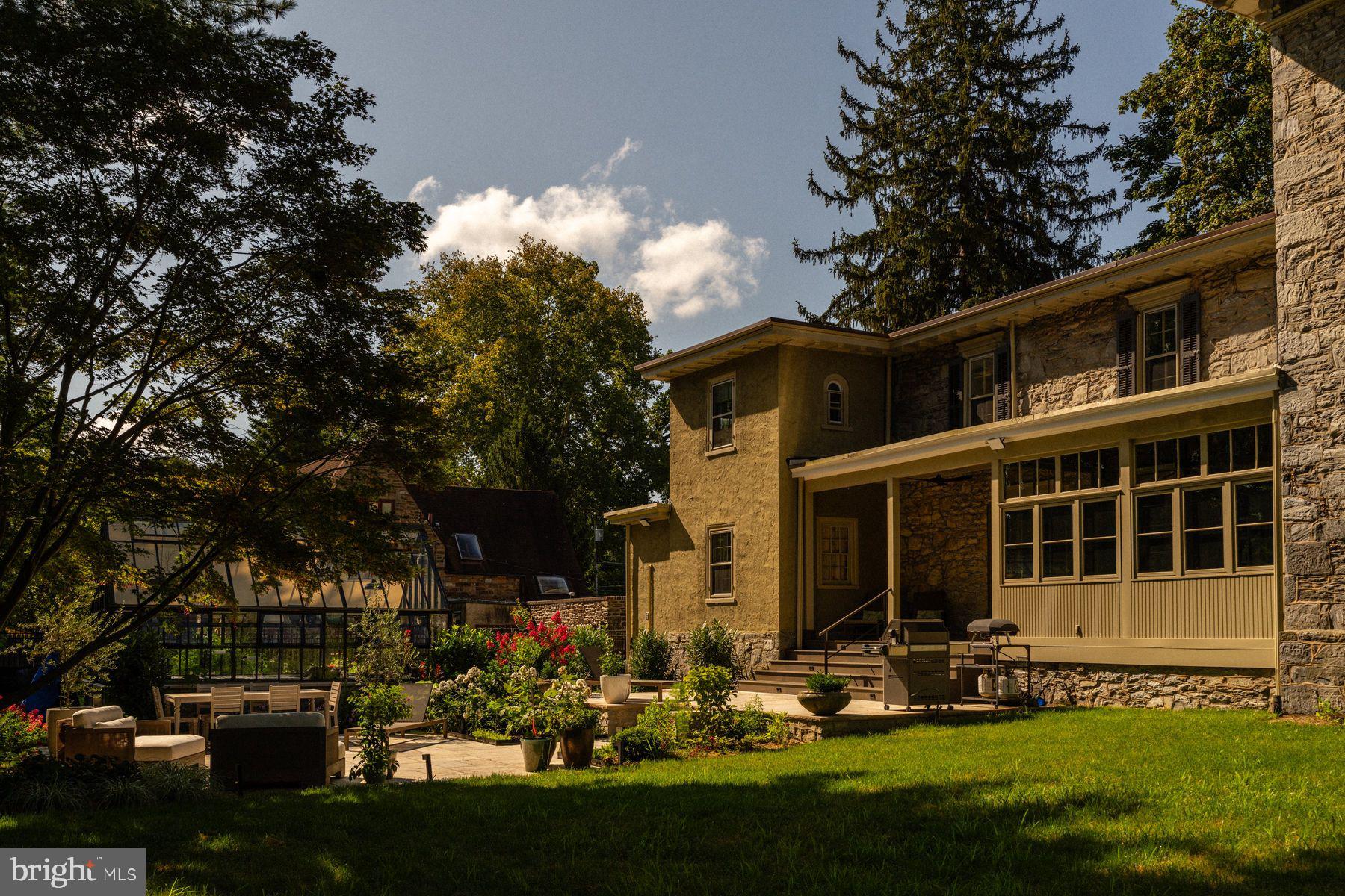 400 EAST EVERGREEN AVENUE