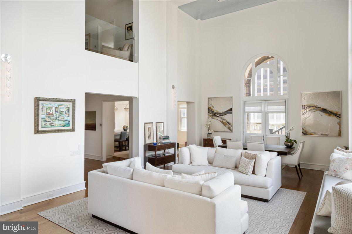 1901 WALNUT STREET 19D & 20D