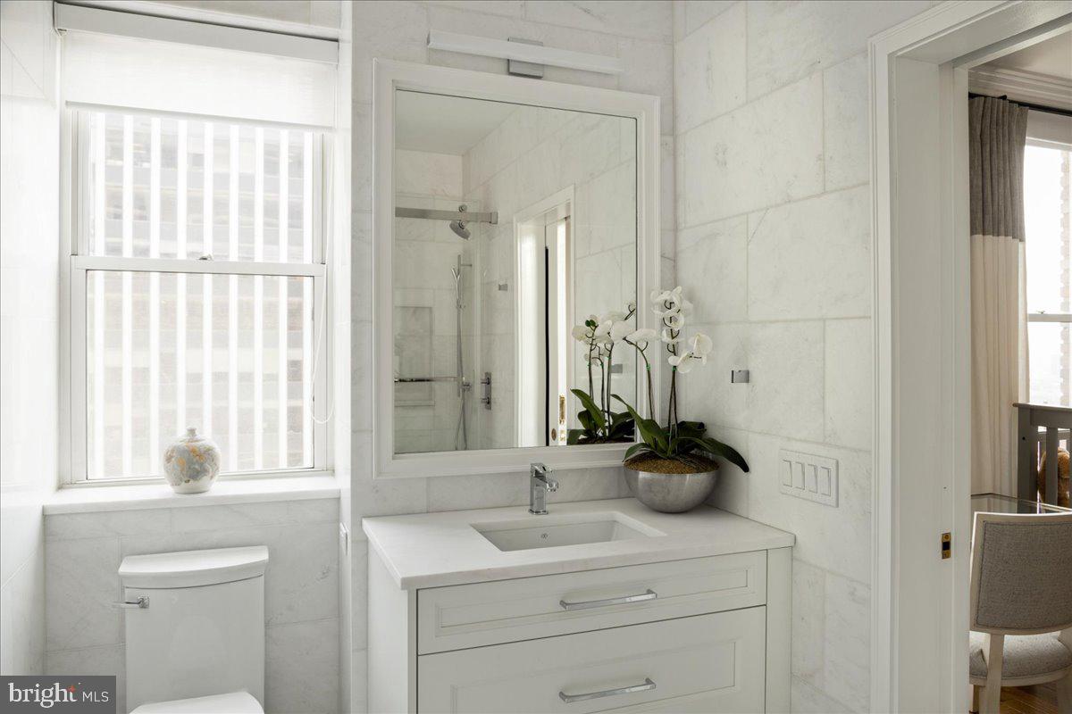 1901 WALNUT STREET 19D & 20D