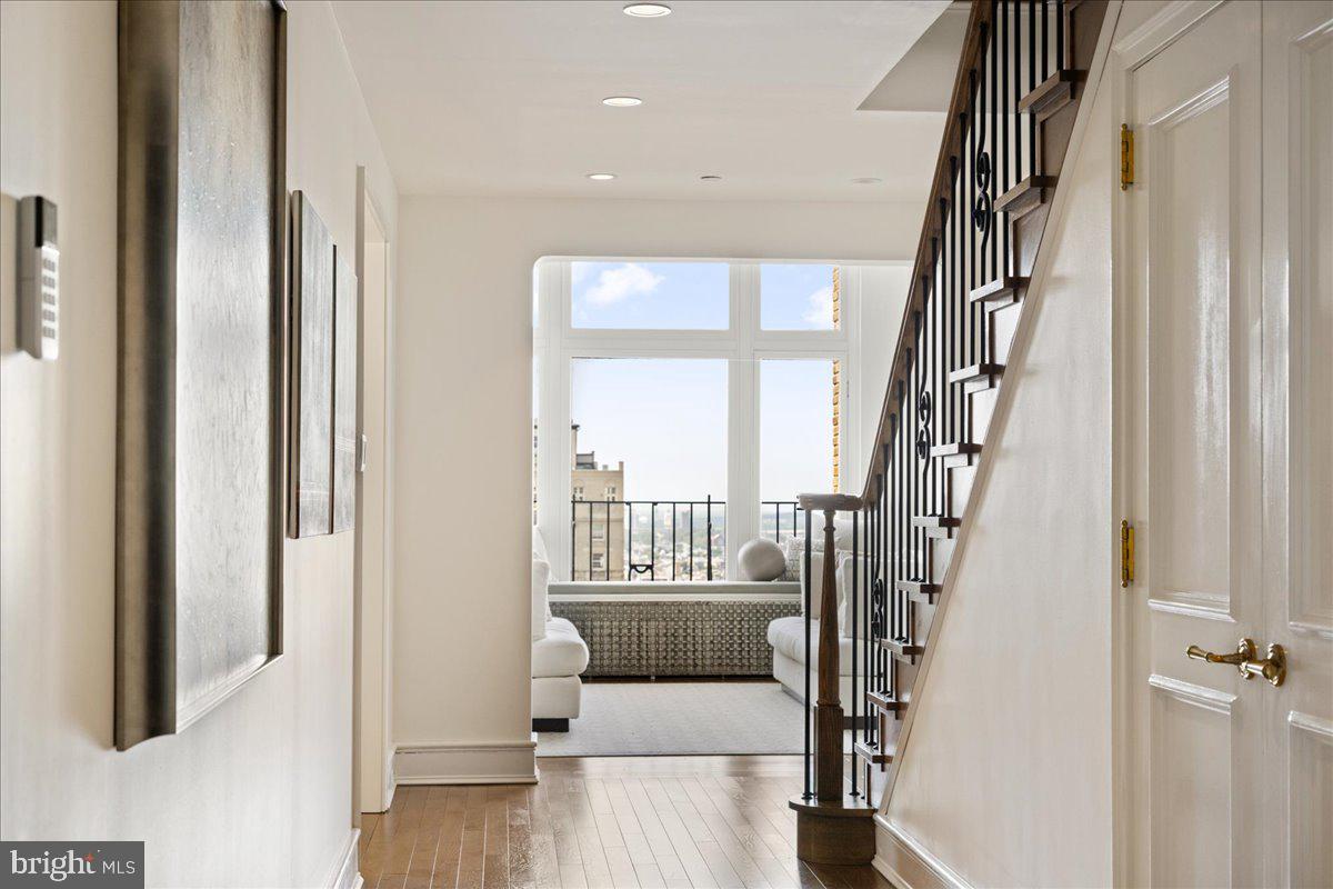 1901 WALNUT STREET 19D & 20D