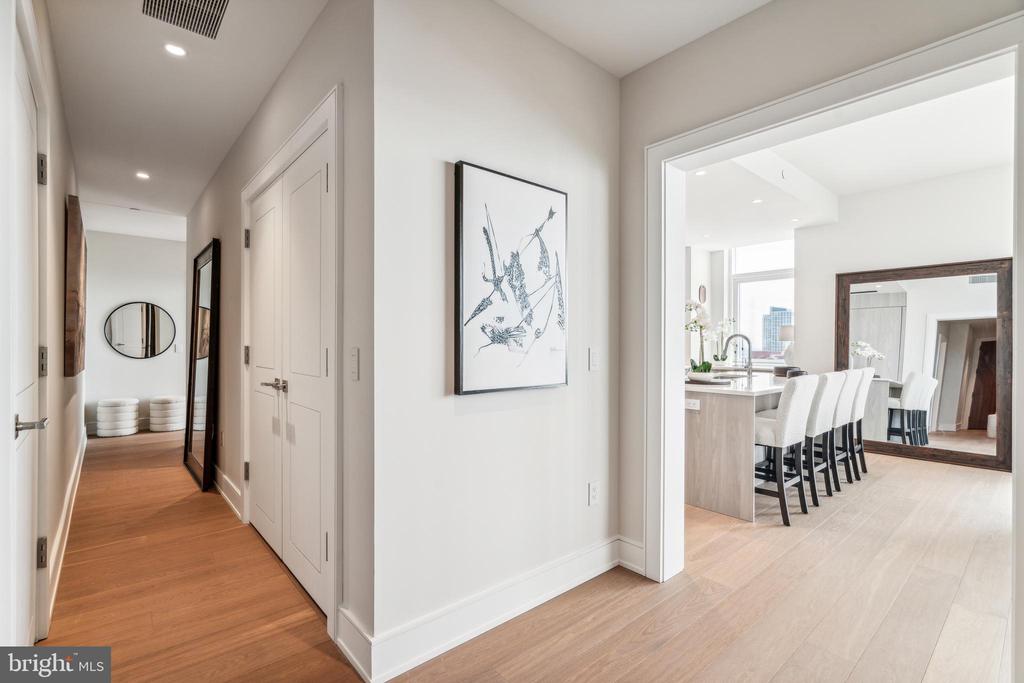301 S BROAD 2502