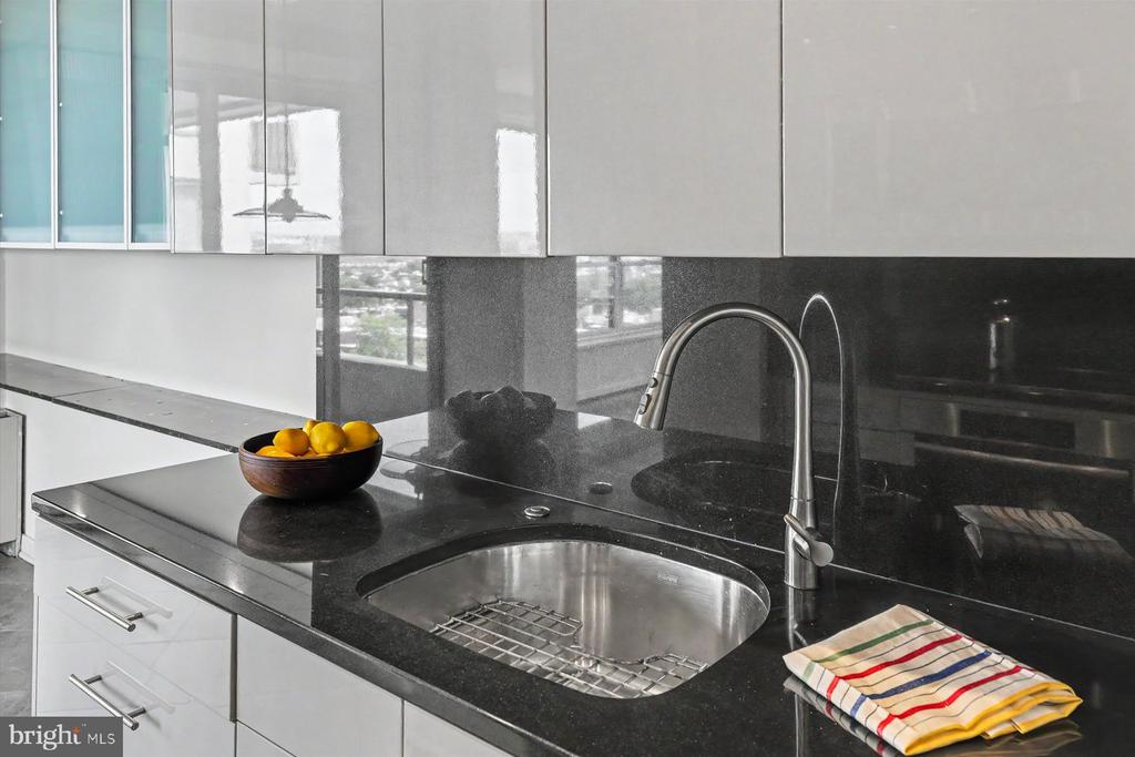 224 W RITTENHOUSE SQUARE Unit: 1410