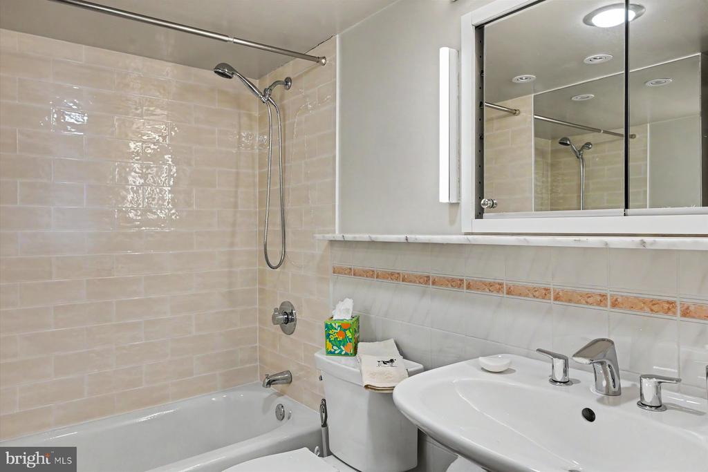 224 W RITTENHOUSE SQUARE Unit: 1410