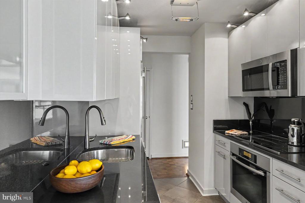 224 W RITTENHOUSE SQUARE Unit: 1410