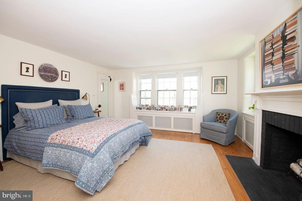 8830 TOWANDA STREET/ AKA 505 W.CHESTNUT HILL AVENUE