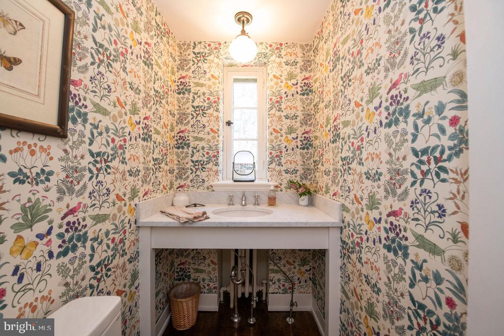8830 TOWANDA STREET/ AKA 505 W.CHESTNUT HILL AVENUE