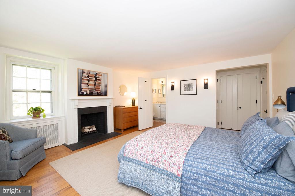 8830 TOWANDA STREET/ AKA 505 W.CHESTNUT HILL AVENUE