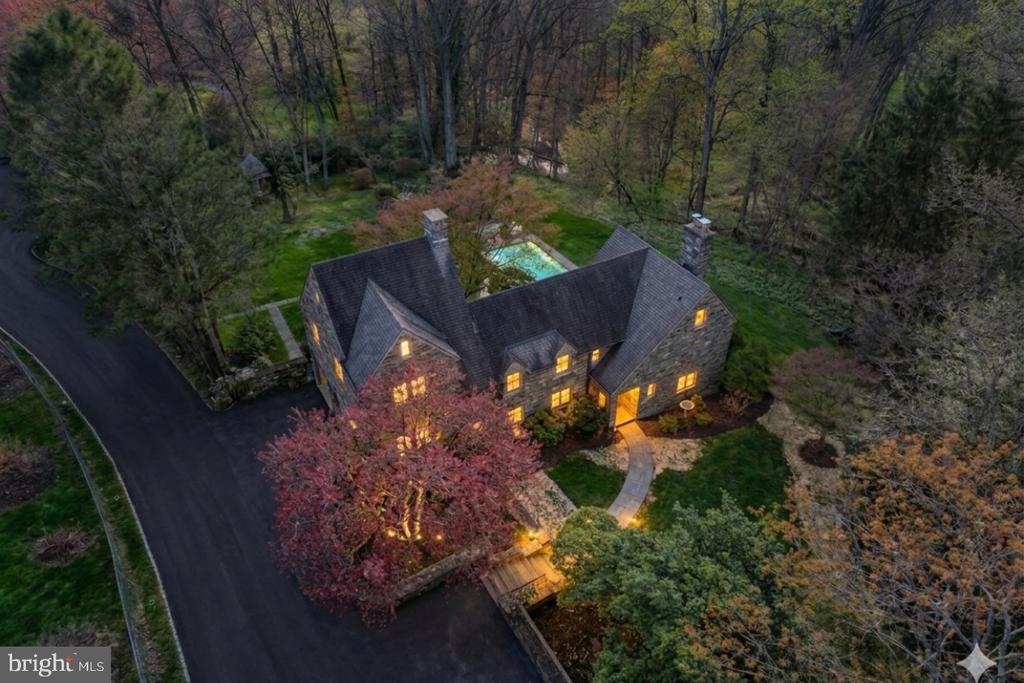 8830 TOWANDA STREET/ AKA 505 W.CHESTNUT HILL AVENUE