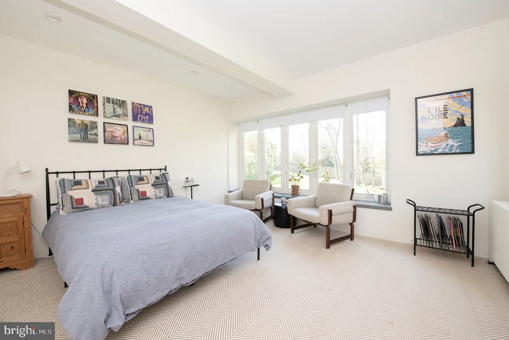 8830 TOWANDA STREET/ AKA 505 W.CHESTNUT HILL AVENUE
