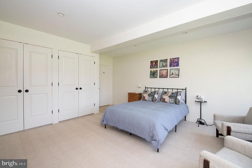 8830 TOWANDA STREET/ AKA 505 W.CHESTNUT HILL AVENUE