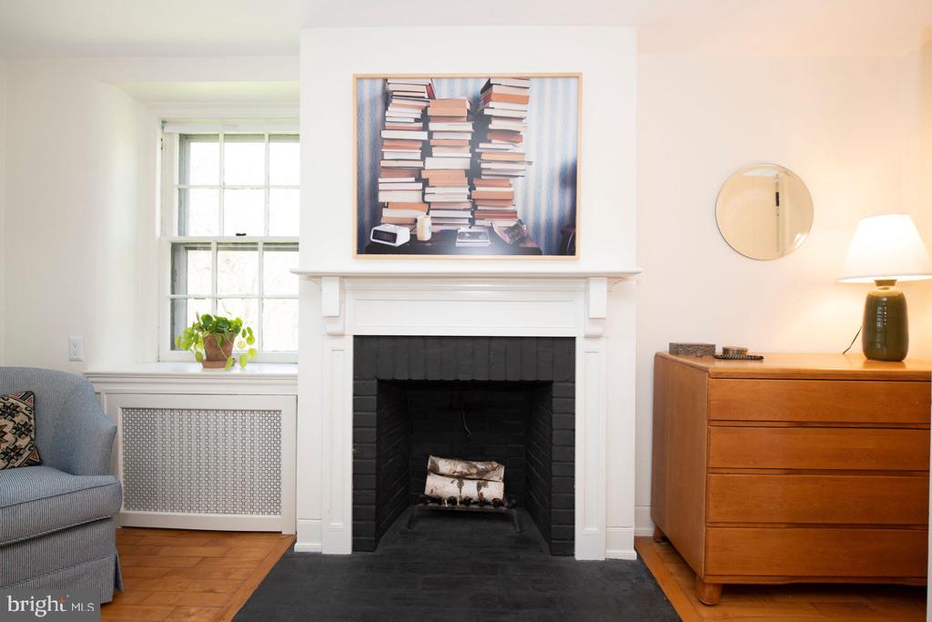 8830 TOWANDA STREET/ AKA 505 W.CHESTNUT HILL AVENUE