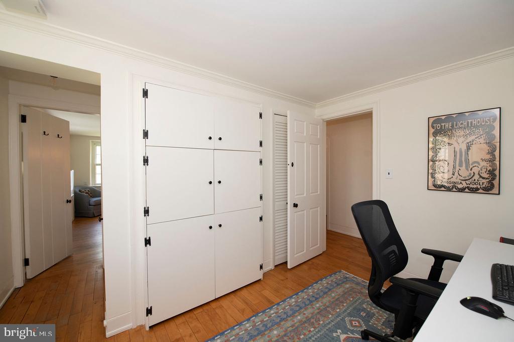 8830 TOWANDA STREET/ AKA 505 W.CHESTNUT HILL AVENUE