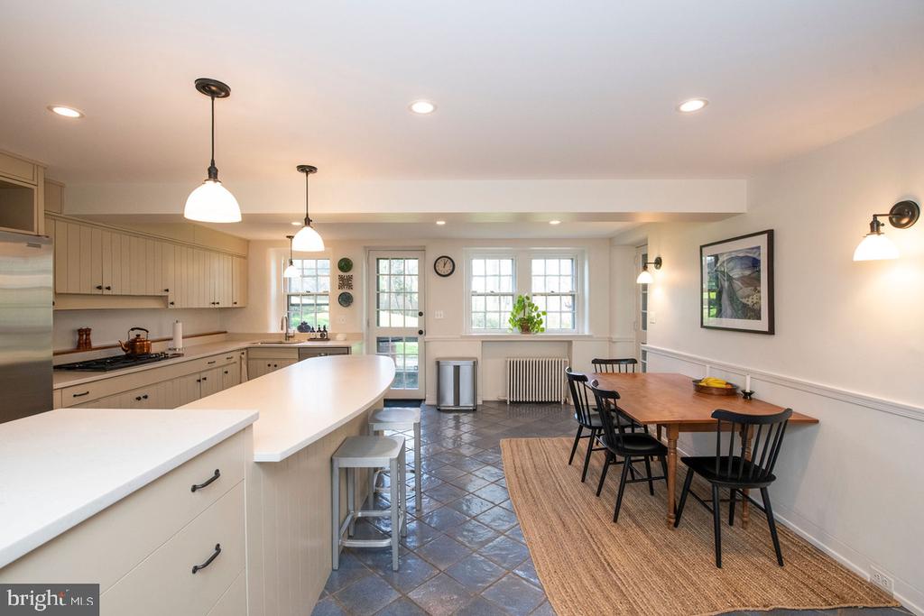 8830 TOWANDA STREET/ AKA 505 W.CHESTNUT HILL AVENUE