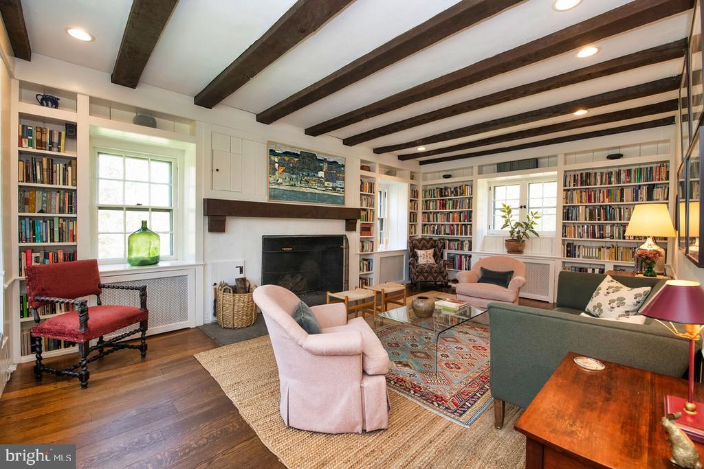 8830 TOWANDA STREET/ AKA 505 W.CHESTNUT HILL AVENUE