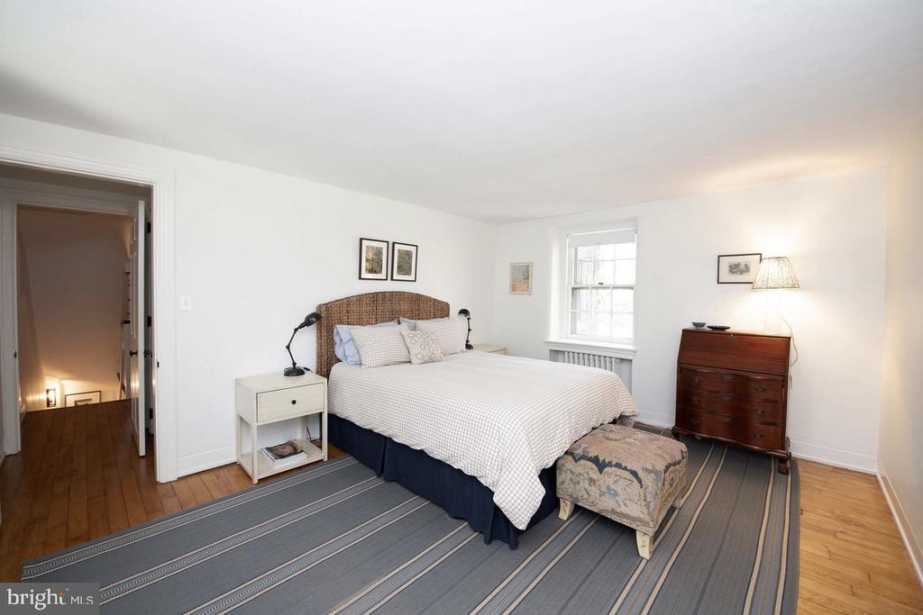 8830 TOWANDA STREET/ AKA 505 W.CHESTNUT HILL AVENUE