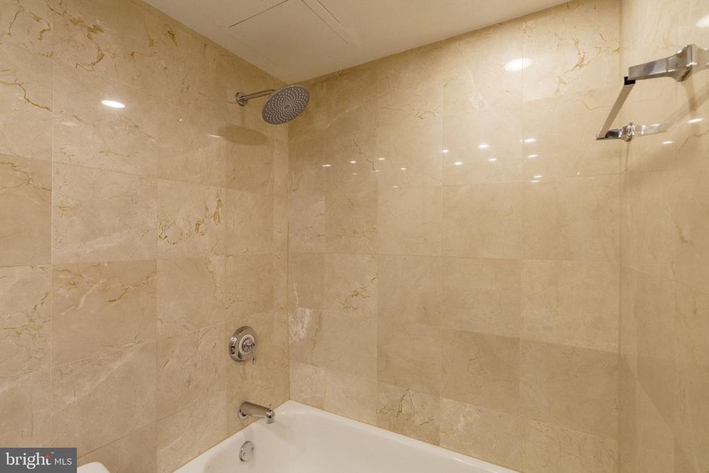 2018-32 WALNUT STREET Unit: 16GH