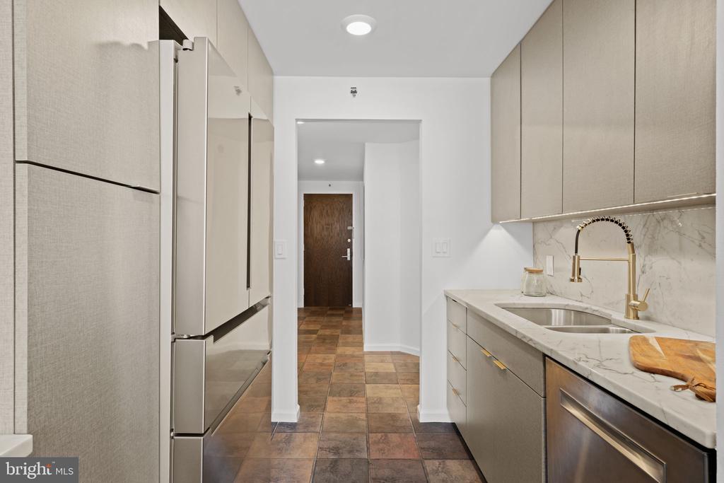 2018-32 WALNUT STREET Unit: 16GH