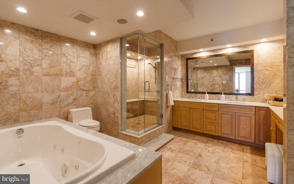 2018-32 WALNUT STREET Unit: 16GH