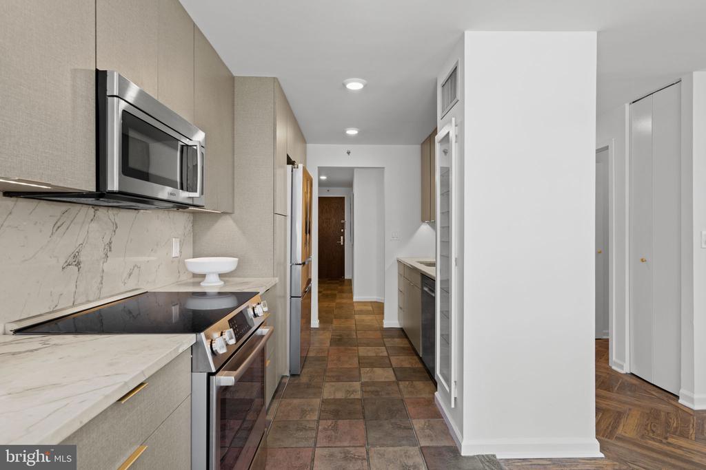 2018-32 WALNUT STREET Unit: 16GH