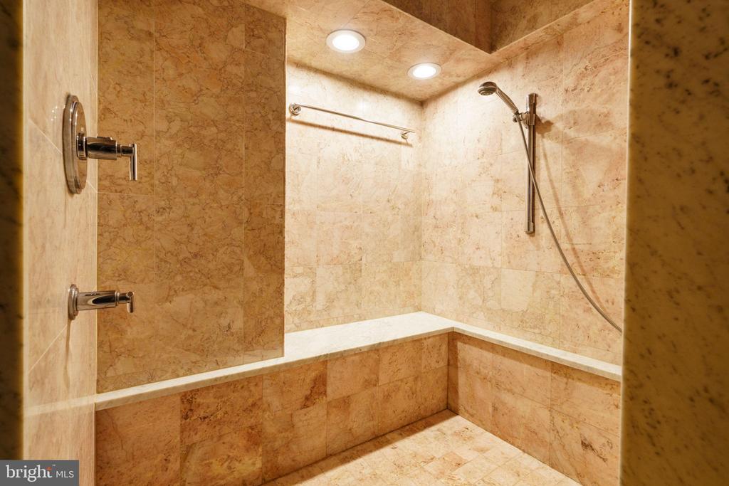 2018-32 WALNUT STREET Unit: 16GH