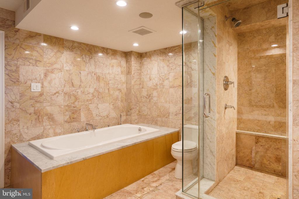 2018-32 WALNUT STREET Unit: 16GH