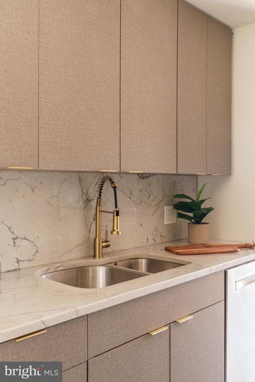 2018-32 WALNUT STREET Unit: 16GH