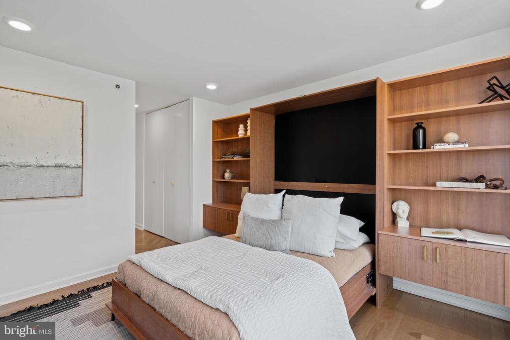 2018-32 WALNUT STREET Unit: 16GH