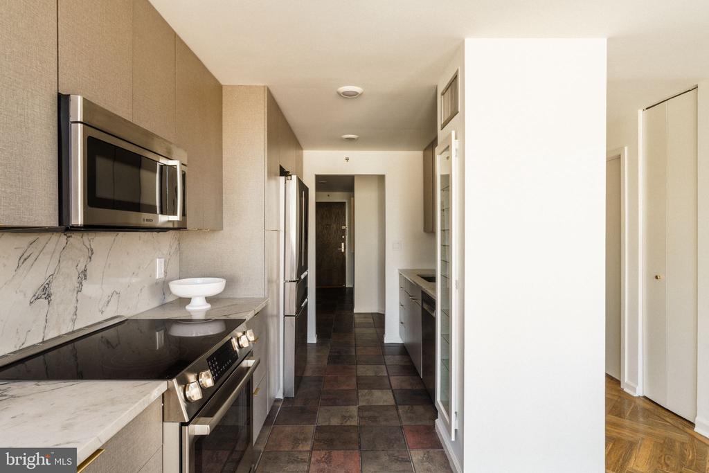 2018-32 WALNUT STREET Unit: 16GH