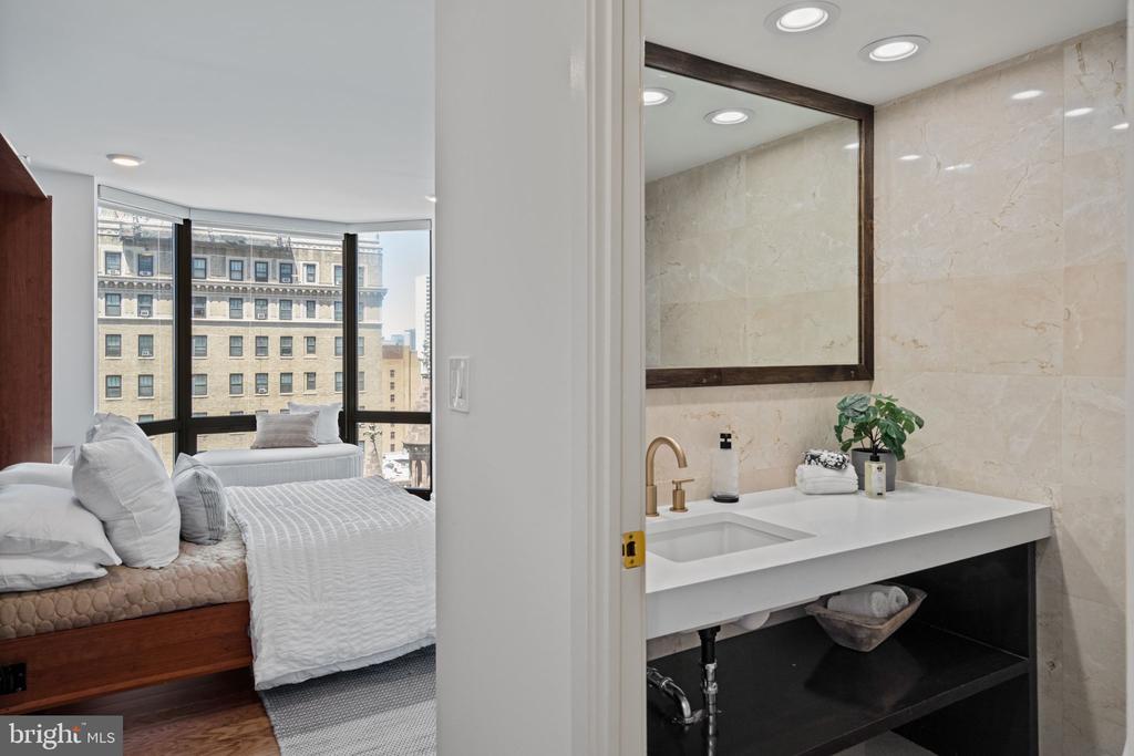 2018-32 WALNUT STREET Unit: 16GH