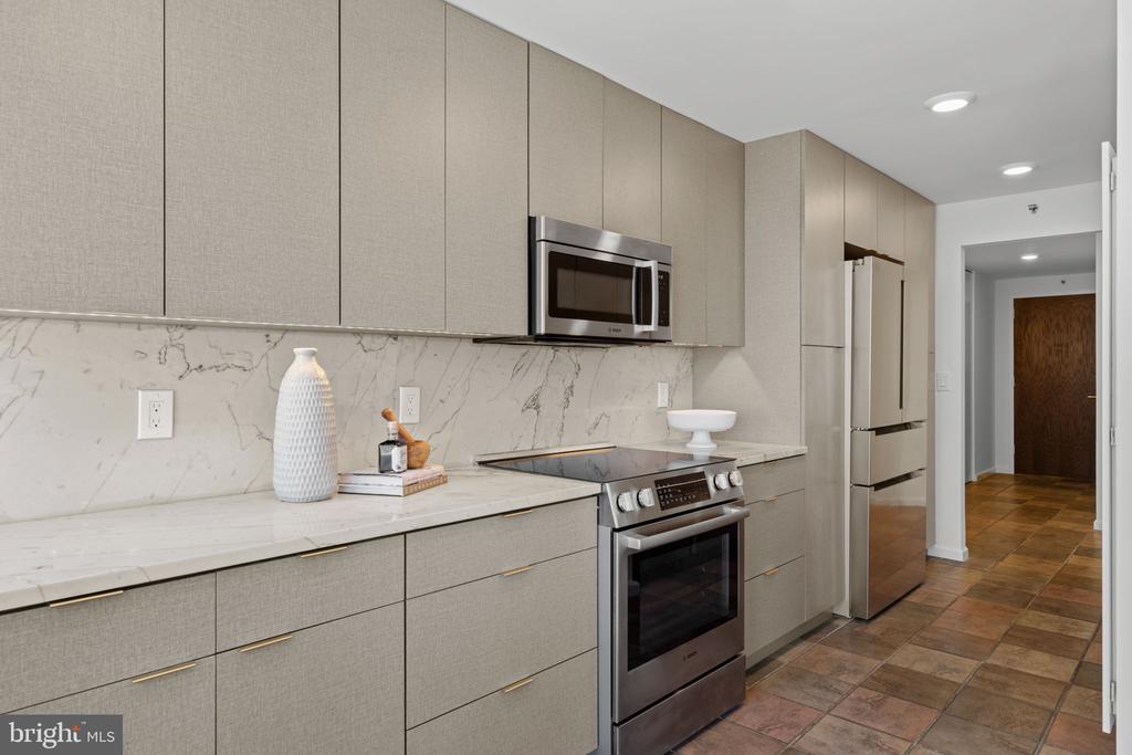 2018-32 WALNUT STREET Unit: 16GH