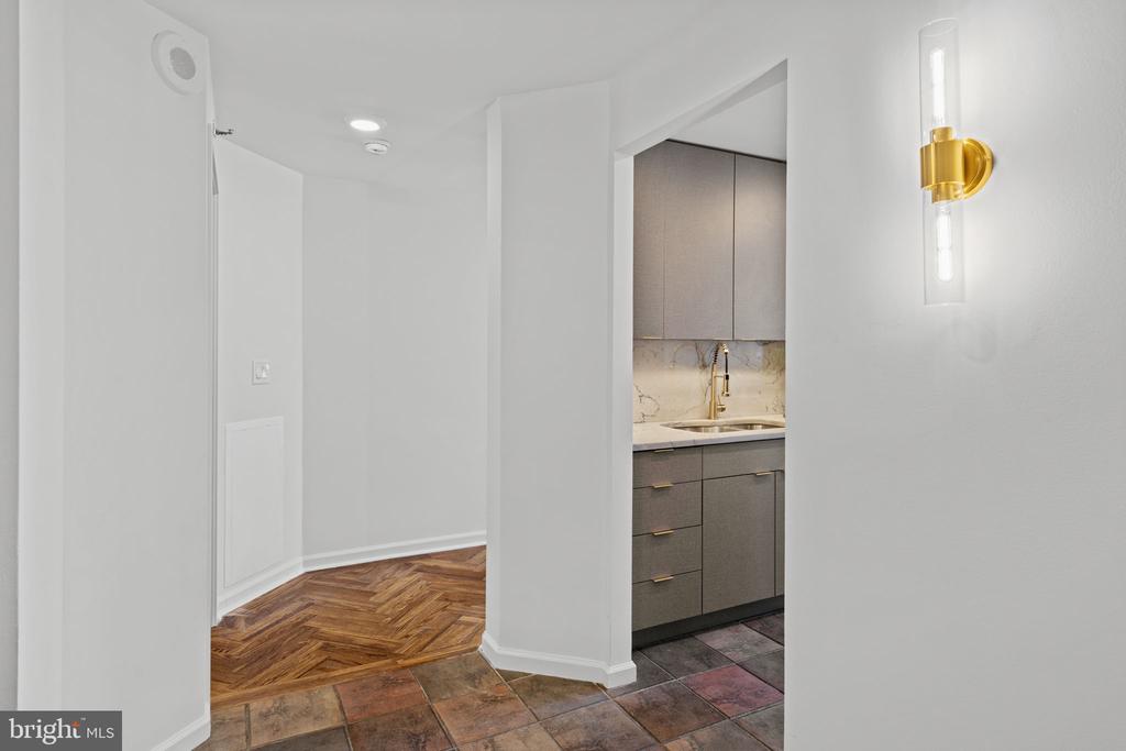 2018-32 WALNUT STREET Unit: 16GH