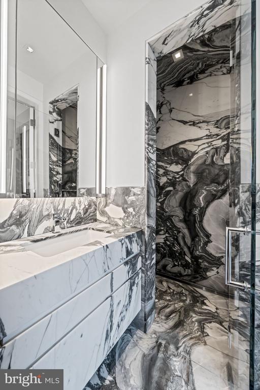 500 WALNUT STREET Unit: 1300