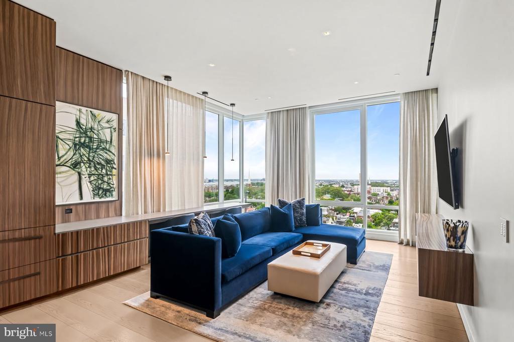 500 WALNUT STREET Unit: 1300