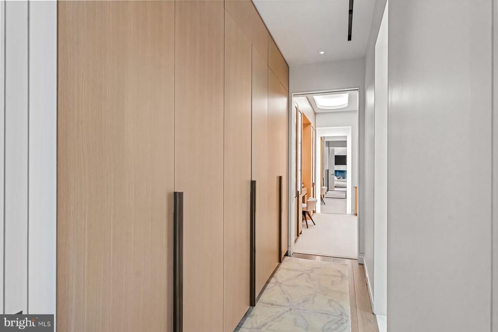 500 WALNUT STREET Unit: 1300