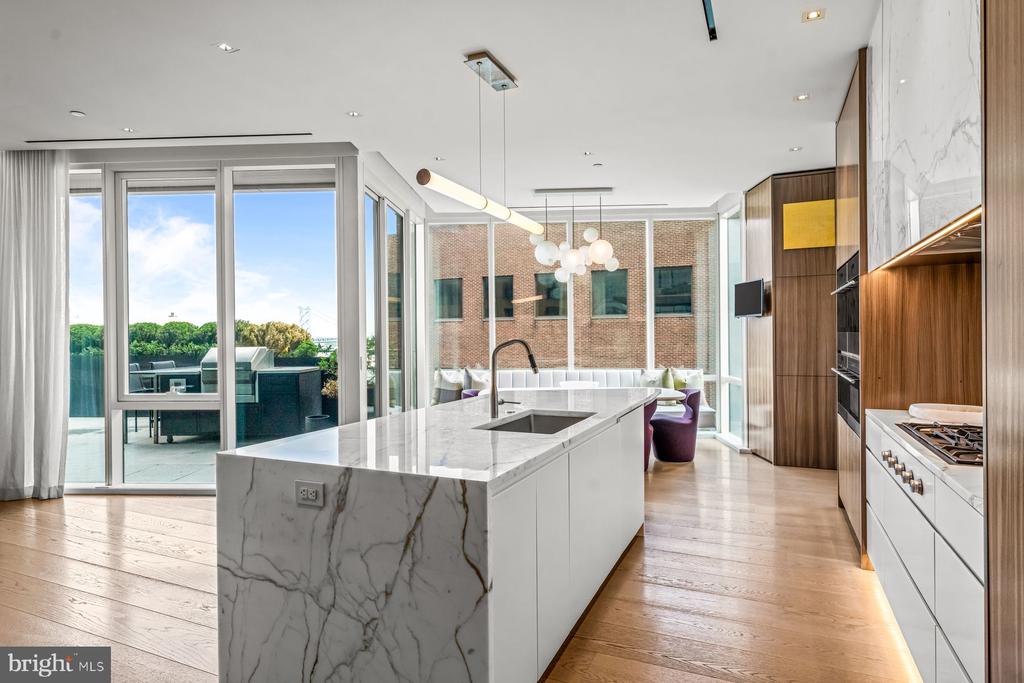 500 WALNUT STREET Unit: 1300