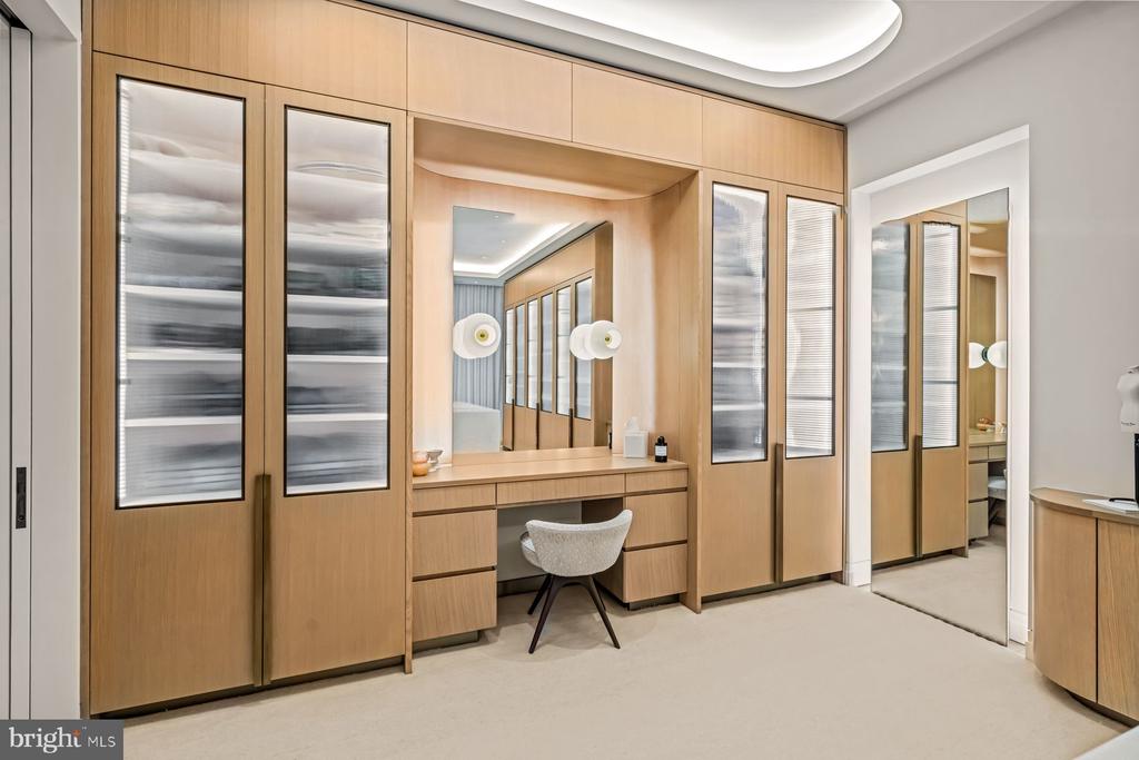 500 WALNUT STREET Unit: 1300