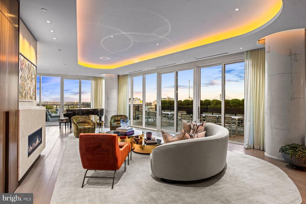 500 WALNUT STREET Unit: 1300