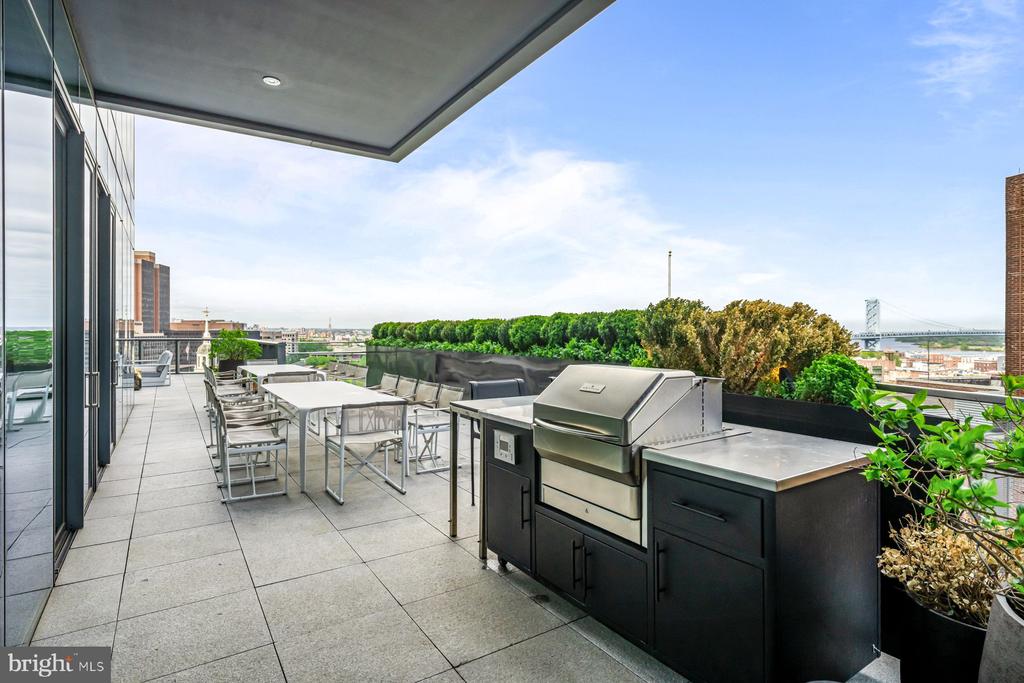 500 WALNUT STREET Unit: 1300