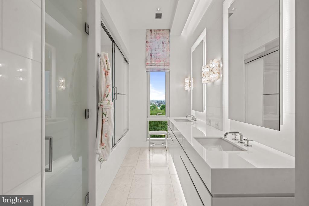 500 WALNUT STREET Unit: 1300