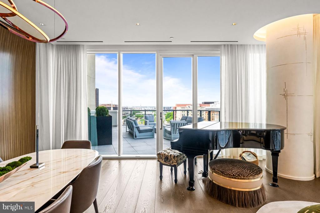 500 WALNUT STREET Unit: 1300