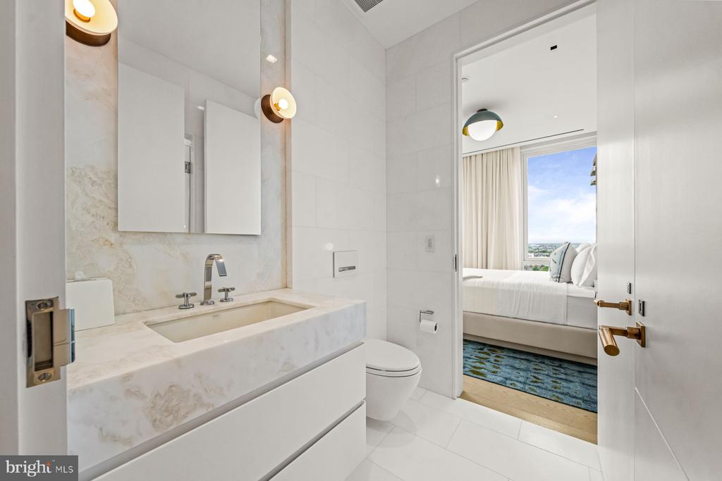 500 WALNUT STREET Unit: 1300